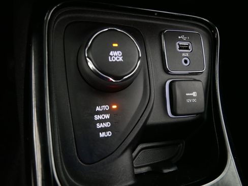 Used 2019 Jeep Compass Latitude AWD/4WD image 29