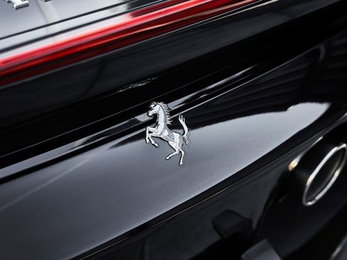 Used 2024 Ferrari SF90 Spider image 14