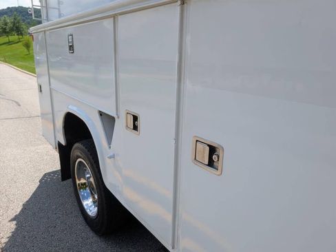 Used 2011 Ford F550 2WD Regular Cab Super Duty w/ Payload Upgrade Pkg image 37