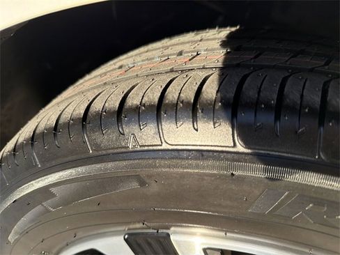 Used 2024 Nissan Sentra SV image 31