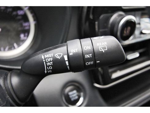 Used 2023 Toyota Highlander LE image 18