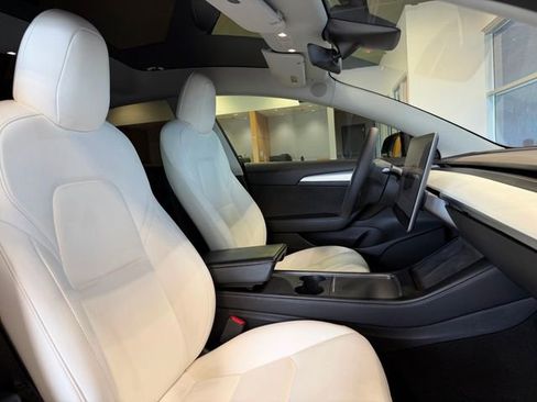 Used 2022 Tesla Model 3 Long Range AWD/4WD image 22