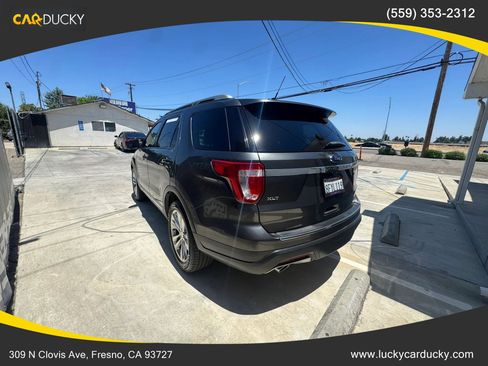 Used 2018 Ford Explorer XLT w/ Equipment Group 202A FWD image 5