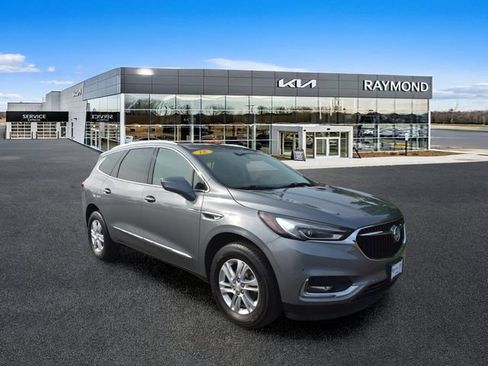 Certified 2018 Buick Enclave Essence w/ Trailering Package FWD image 10