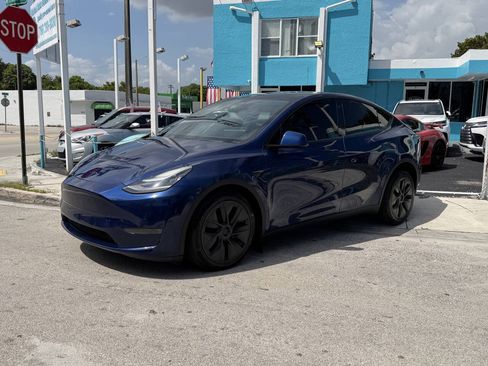 Used 2020 Tesla Model Y Long Range AWD/4WD image 2