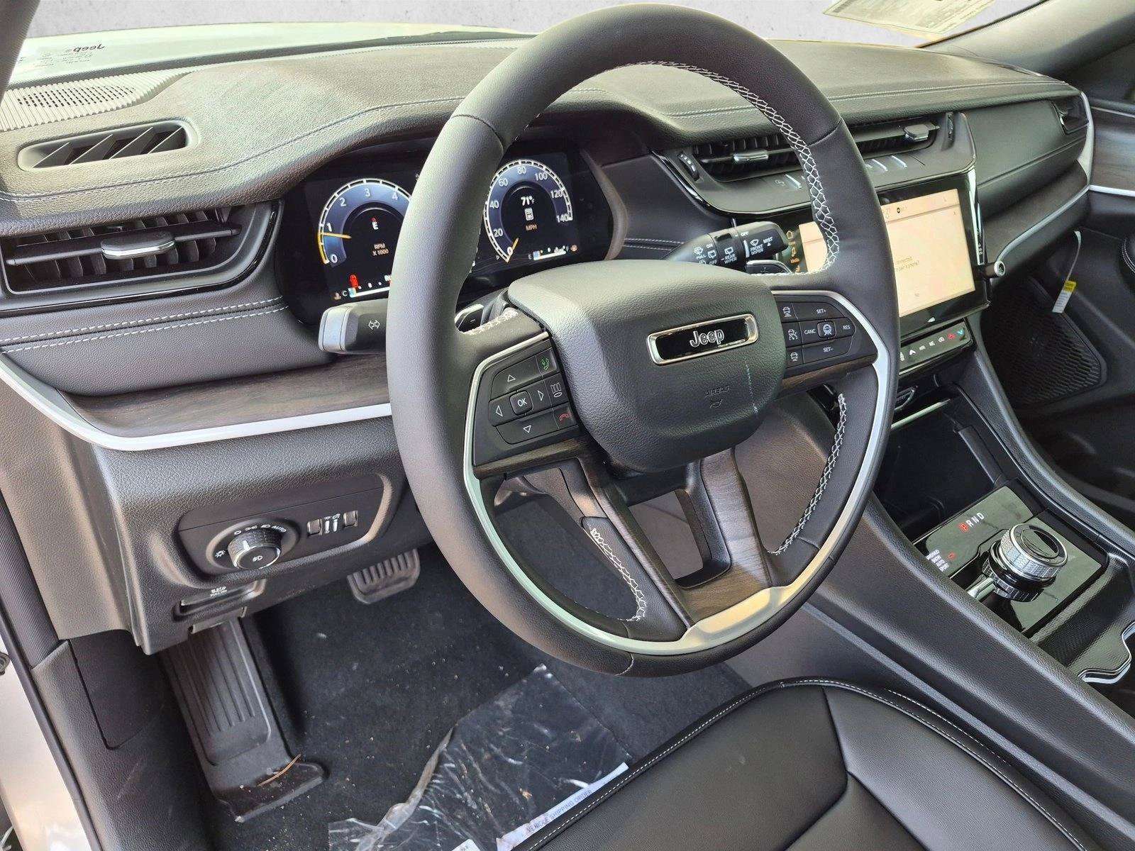 New 2026 Jeep Grand Cherokee Limited AWD/4WD image 3