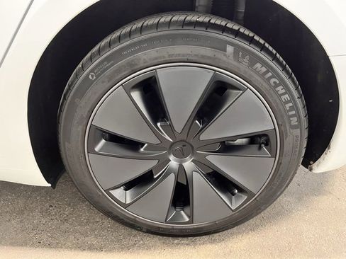 Used 2025 Tesla Model 3 Long Range image 26