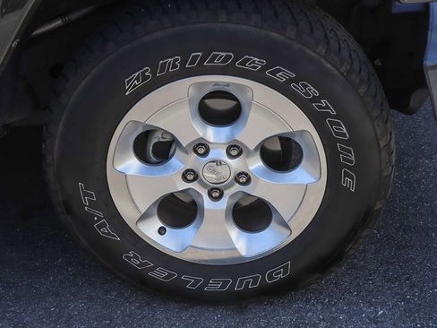 Used 2015 Jeep Wrangler Unlimited Sahara w/ Connectivity Group image 15