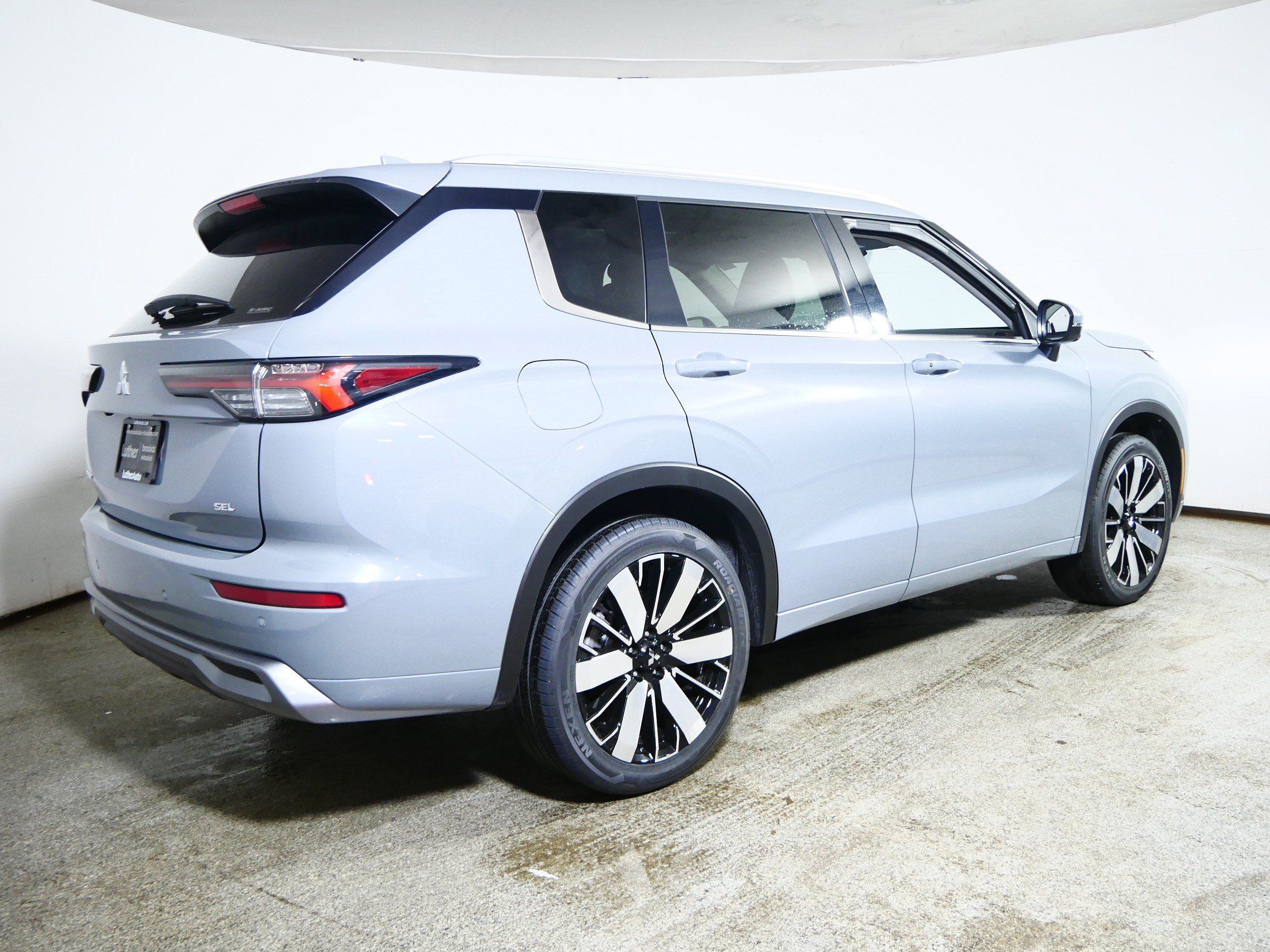 New 2026 Mitsubishi Outlander SEL AWD/4WD image 2