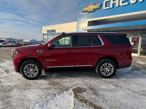 Used 2022 GMC Yukon Denali image 2