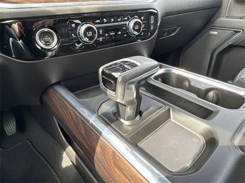 Used 2022 GMC Sierra 1500 SLT image 17