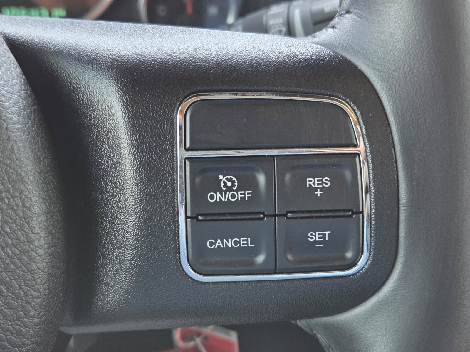 Used 2017 Jeep Wrangler Unlimited Sahara w/ Connectivity Group AWD/4WD image 17