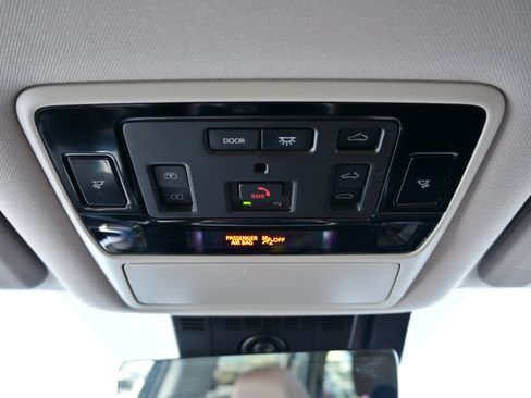 Used 2025 Toyota Grand Highlander AWD image 34