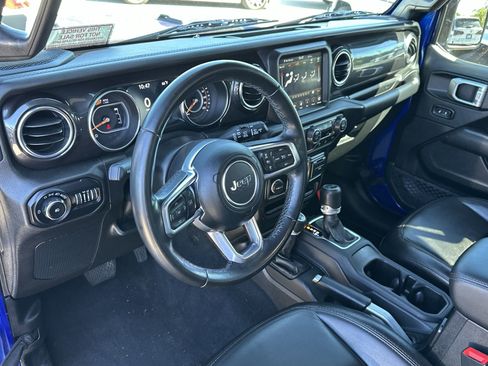 Used 2020 Jeep Wrangler Unlimited Sahara image 20