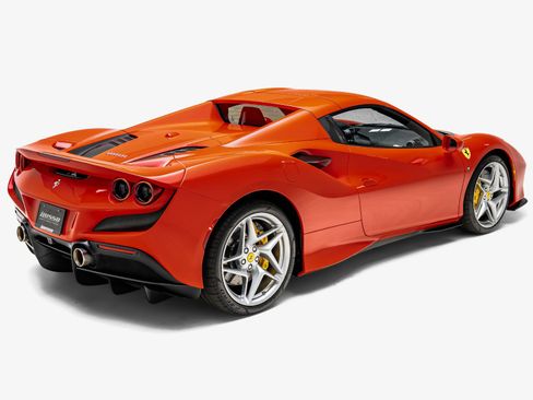 Used 2022 Ferrari F8 Tributo RWD image 14