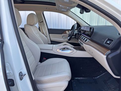 Used 2021 Mercedes-Benz GLS 580 4MATIC image 16