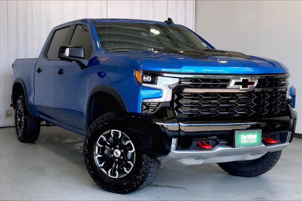 Used 2024 Chevrolet Silverado 1500 ZR2 w/ Technology Package AWD/4WD image 34