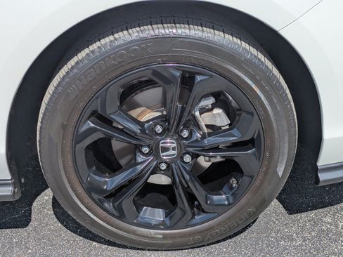 Used 2025 Honda Accord SE image 9