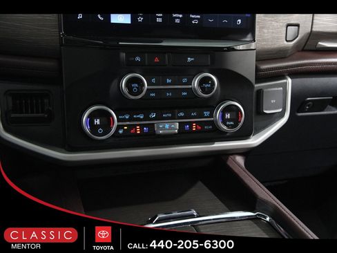 Used 2024 Ford Expedition Max Limited image 12