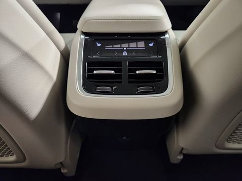 Used 2026 Volvo XC60 B5 Ultra w/ Protection Package Premier AWD/4WD image 31