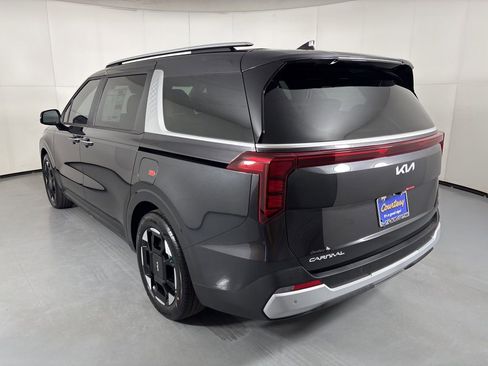 New 2026 Kia Carnival EX FWD image 6