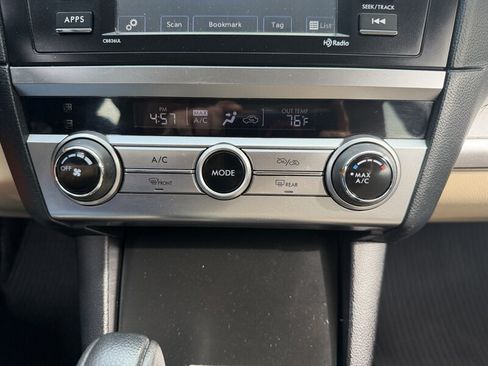 Used 2017 Subaru Outback 2.5i AWD/4WD image 32