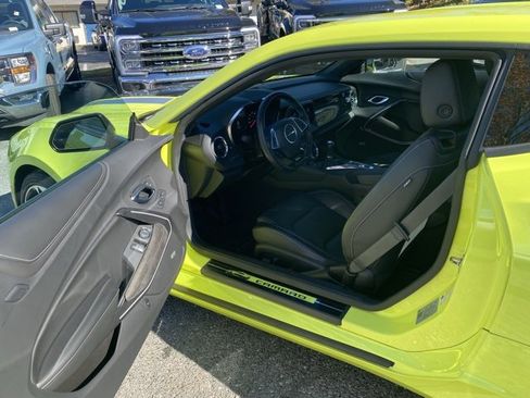 Used 2021 Chevrolet Camaro LT image 17