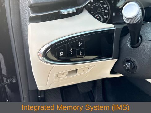 Used 2023 Genesis GV70 2.5T w/ Select Package AWD/4WD image 11