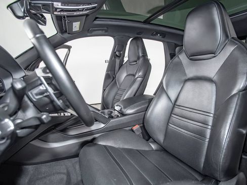 Used 2019 Porsche Cayenne AWD/4WD image 13