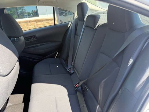 Used 2022 Toyota Corolla LE FWD image 4