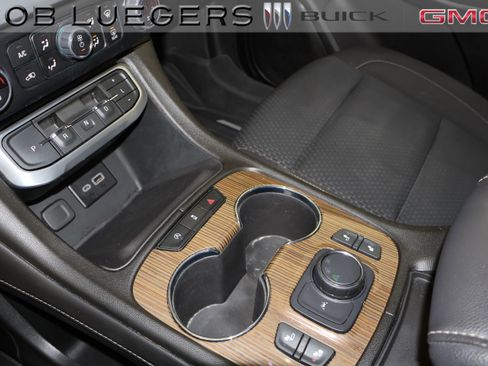 Certified 2023 GMC Acadia SLE w/ Driver Convenience Package image 24