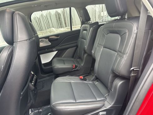 Used 2025 Lincoln Aviator Reserve w/ Equipment Group 201A image 18