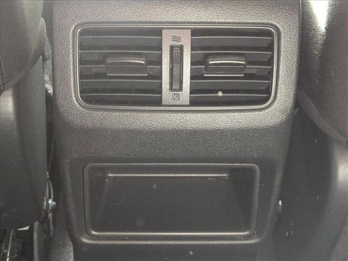 Used 2023 Nissan Rogue S image 21