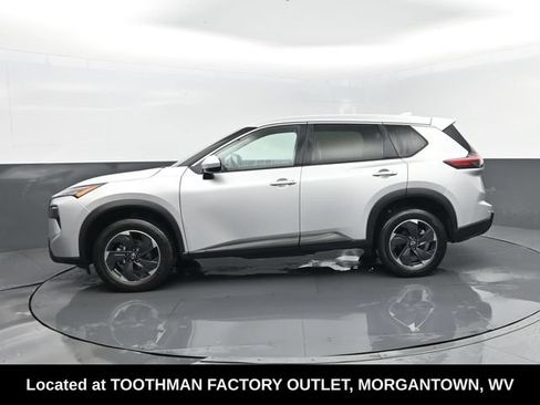 Used 2024 Nissan Rogue SV AWD/4WD image 5