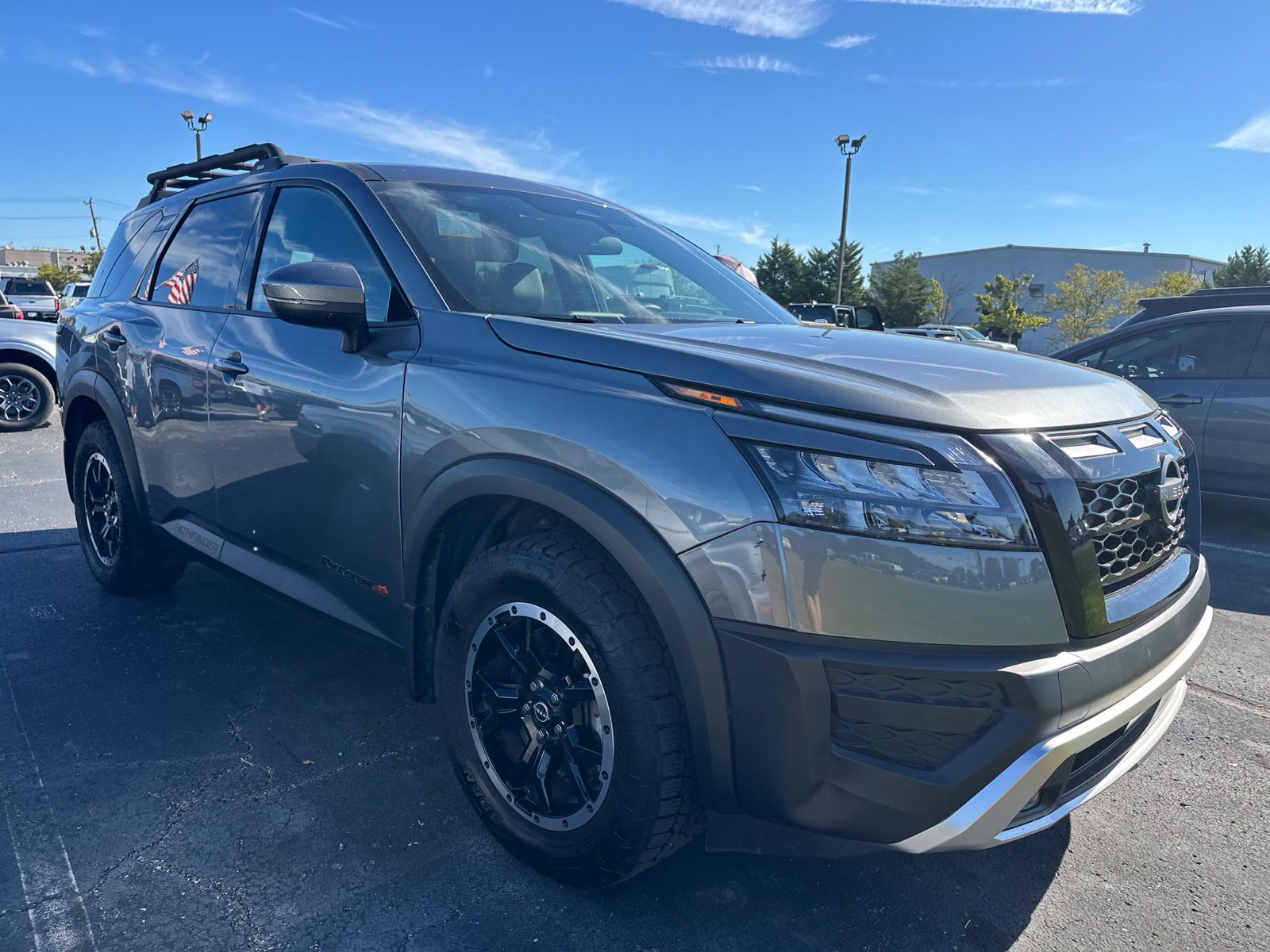Used 2025 Nissan Pathfinder Rock Creek AWD/4WD image 2