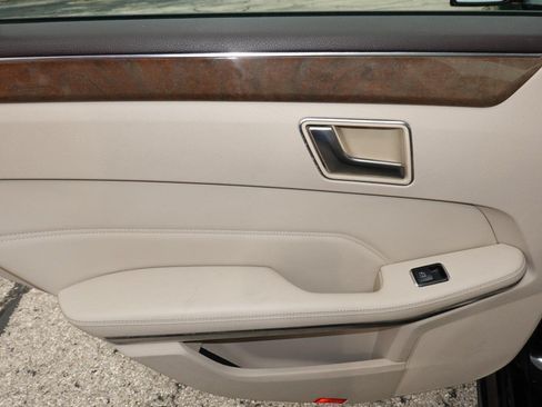 Used 2014 Mercedes-Benz E 350 Sedan image 21