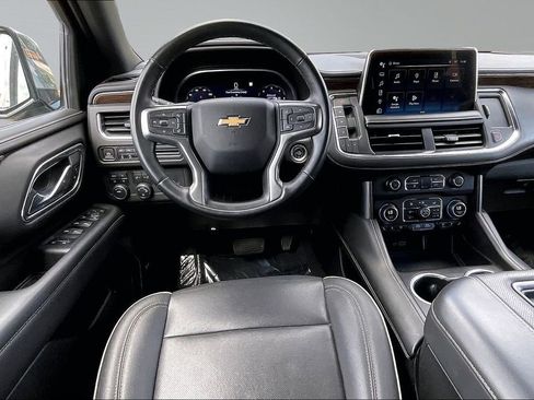 Used 2023 Chevrolet Suburban Premier AWD/4WD image 5