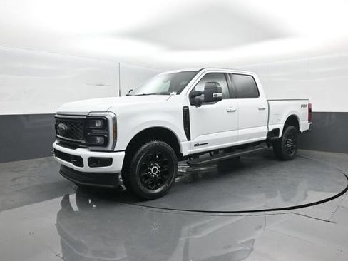 New 2026 Ford F250 Lariat w/ Black Appearance Package AWD/4WD image 4