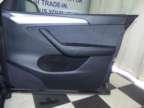 Used 2023 Tesla Model Y AWD image 22