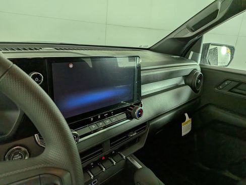 New 2026 Chevrolet Colorado W/T w/ WT Custom Package AWD/4WD image 19
