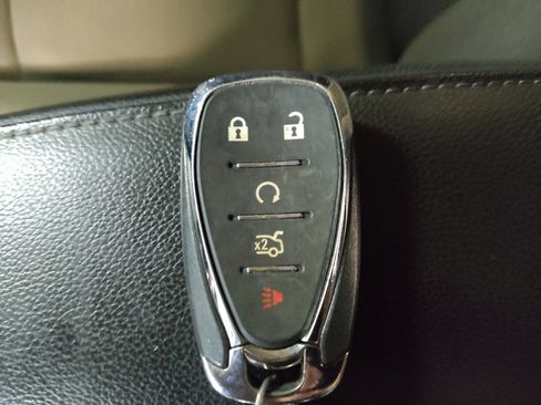 Used 2017 Chevrolet Cruze LT w/ Sun And Sound Package FWD image 32