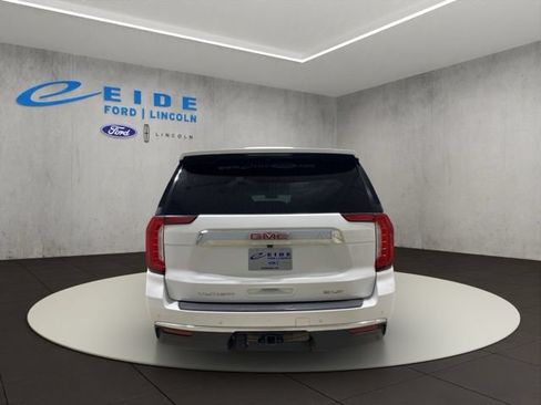 Used 2021 GMC Yukon XL SLT w/ Rear Media and Nav Package AWD/4WD image 9