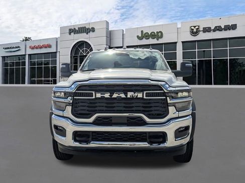 New 2026 RAM 5500 Tradesman w/ Chrome Appearance Group AWD/4WD image 9