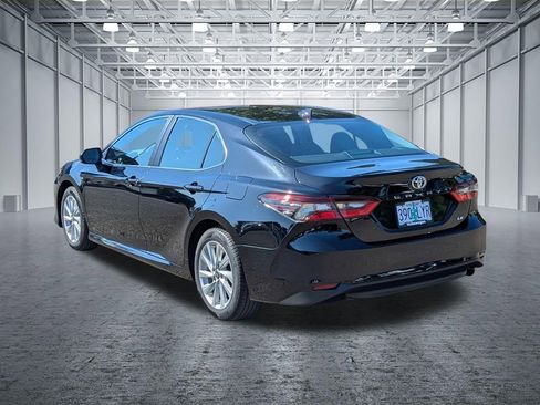 Used 2021 Toyota Camry LE FWD image 3