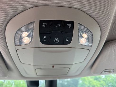 Used 2022 Chrysler Pacifica Touring-L FWD image 20