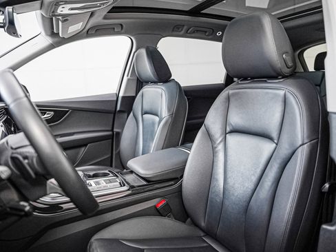 Used 2023 Audi Q7 2.0T Premium w/ Convenience Package image 12