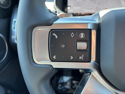 Certified 2025 Land Rover Discovery Dynamic SE AWD/4WD image 22