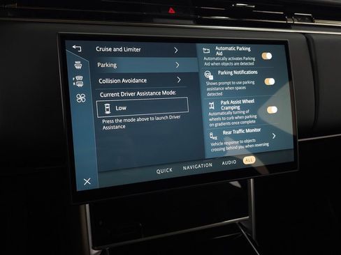 Used 2025 Land Rover Range Rover SE image 30