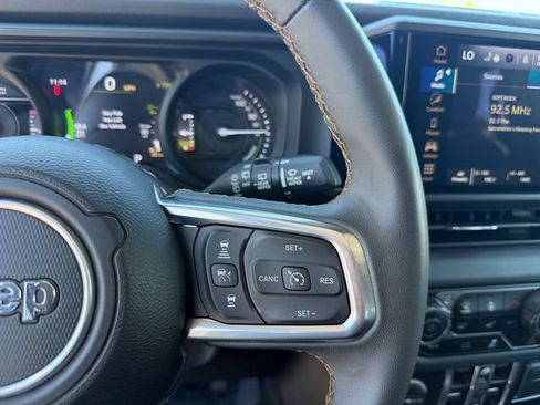 Used 2024 Jeep Wrangler Unlimited Sahara AWD/4WD image 18
