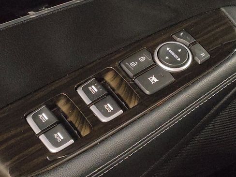 Used 2020 Kia Sorento LX image 27